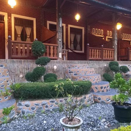 Sahnan Guest House Bukit Lawang Exterior foto