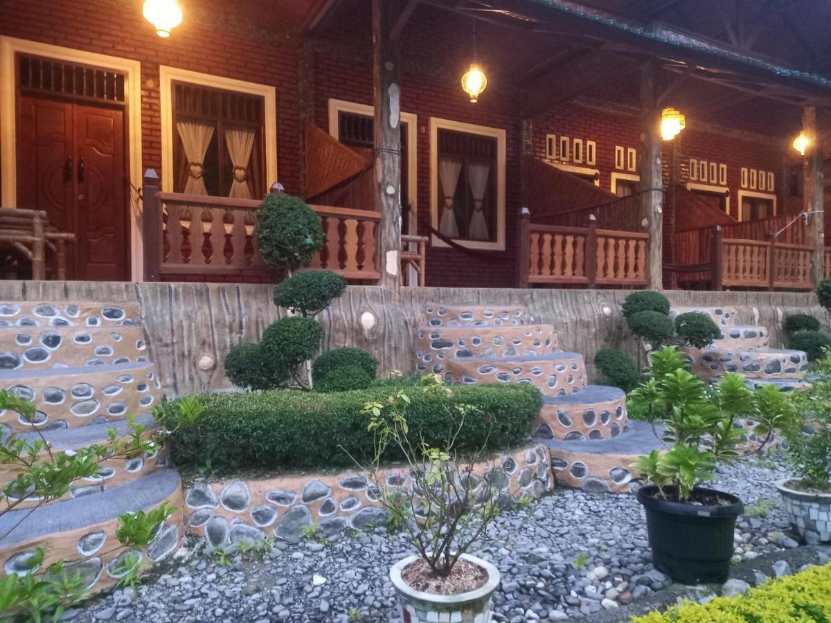 Sahnan Guest House Bukit Lawang Exterior foto