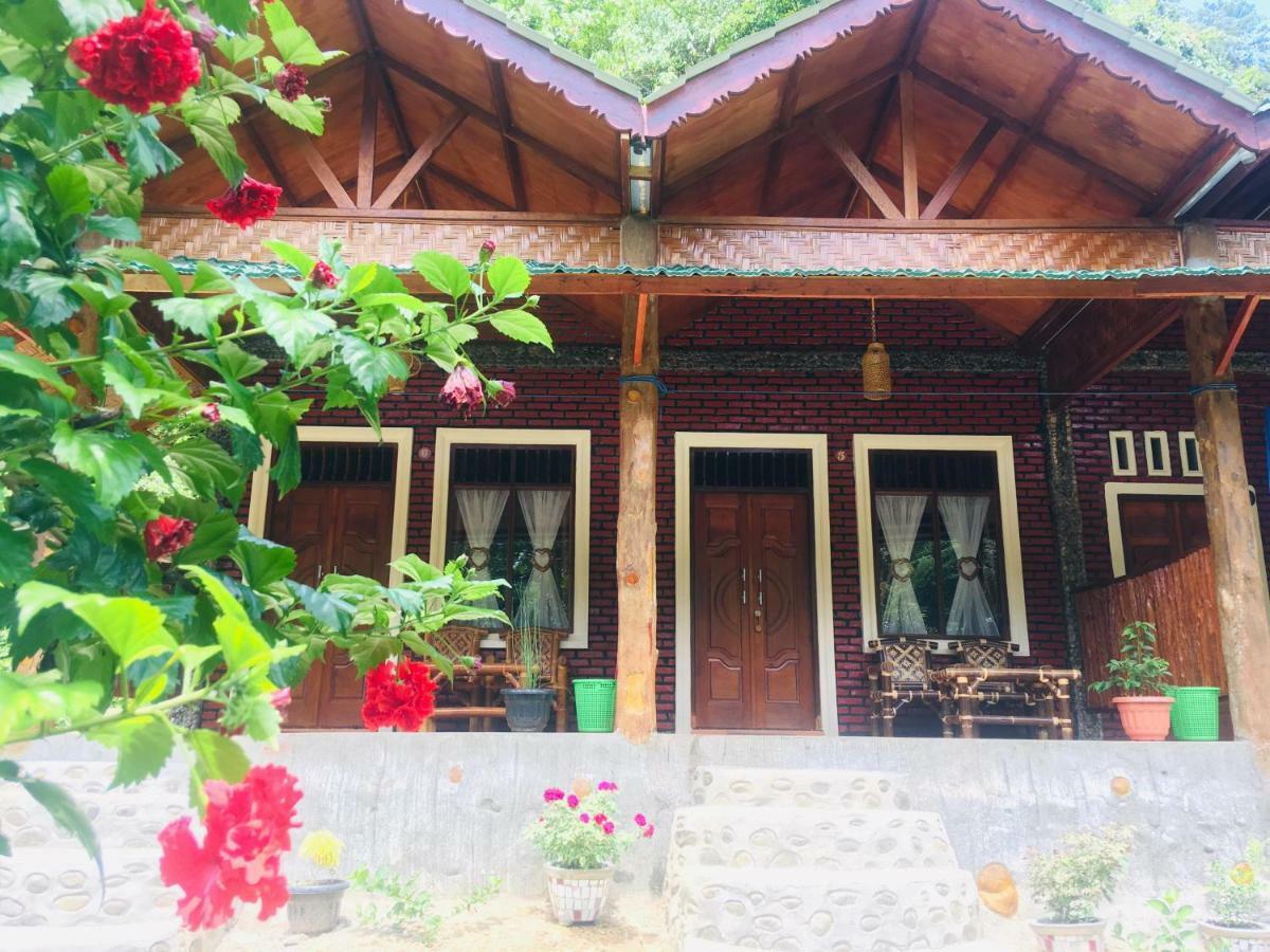 Sahnan Guest House Bukit Lawang Exterior foto